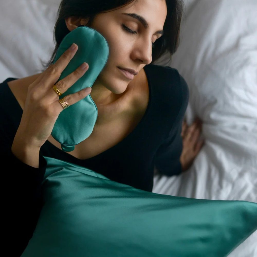Masques de sommeil en soie biologique.