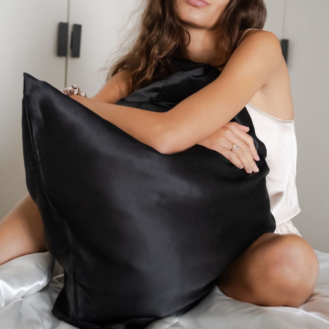 taie d‘Orreiler en Satin de soie 100% Noir